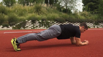 Jorge Rey Mota entrenador personal nos enseña los ejercicios de core imprescindibles para la preparación física en carreras de obstáculos
